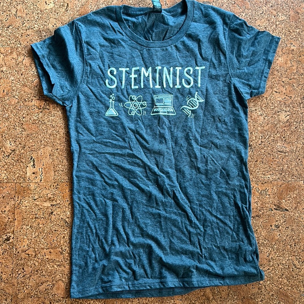STEM Girl’s T-shirt (S) - NEVER WORN